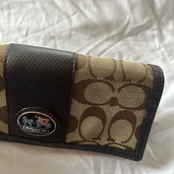Coach Signature Canvas Wallet - Picture 4 of 12